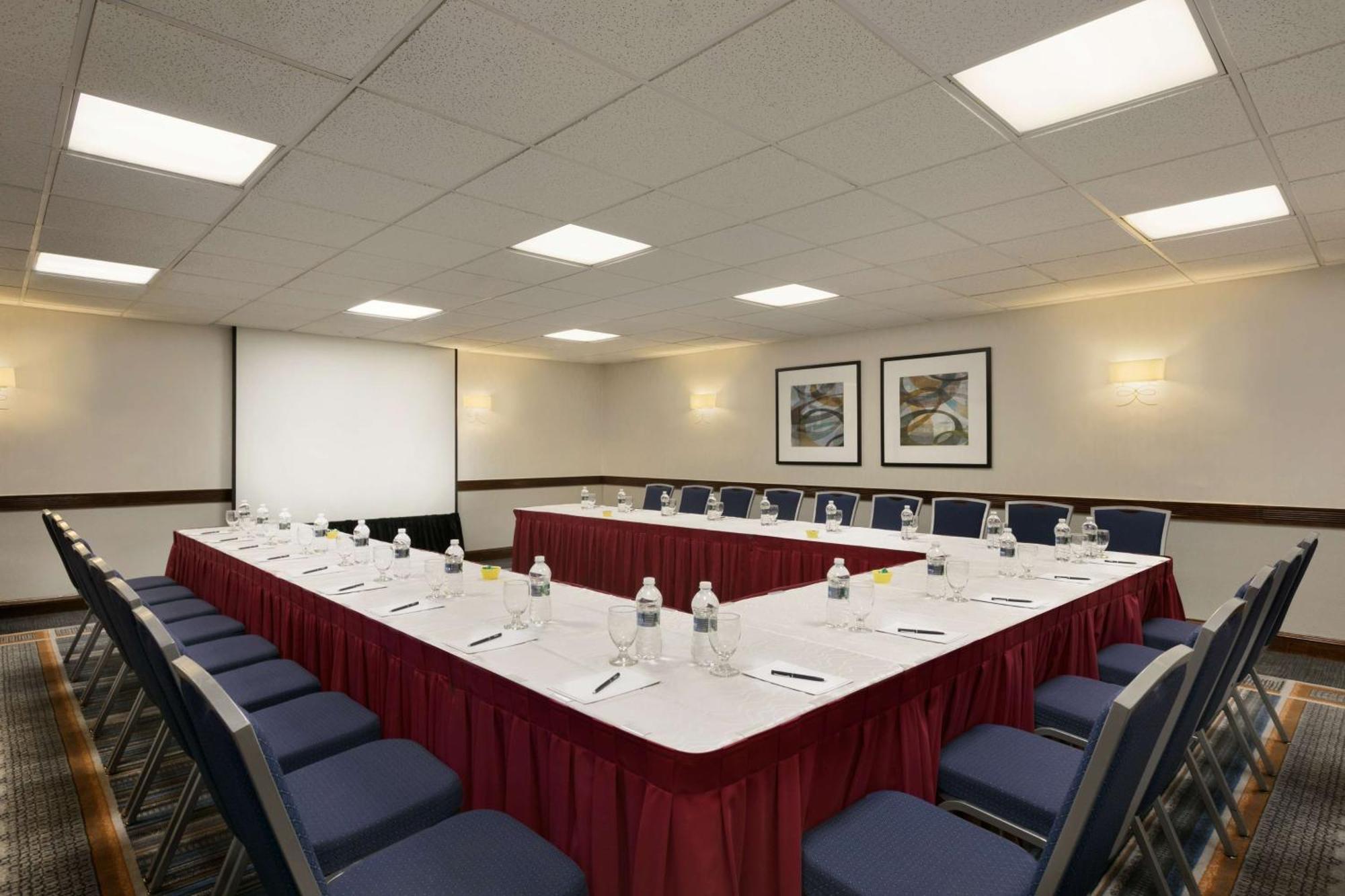 Hilton Long Island/Huntington Hotel Melville Exterior foto