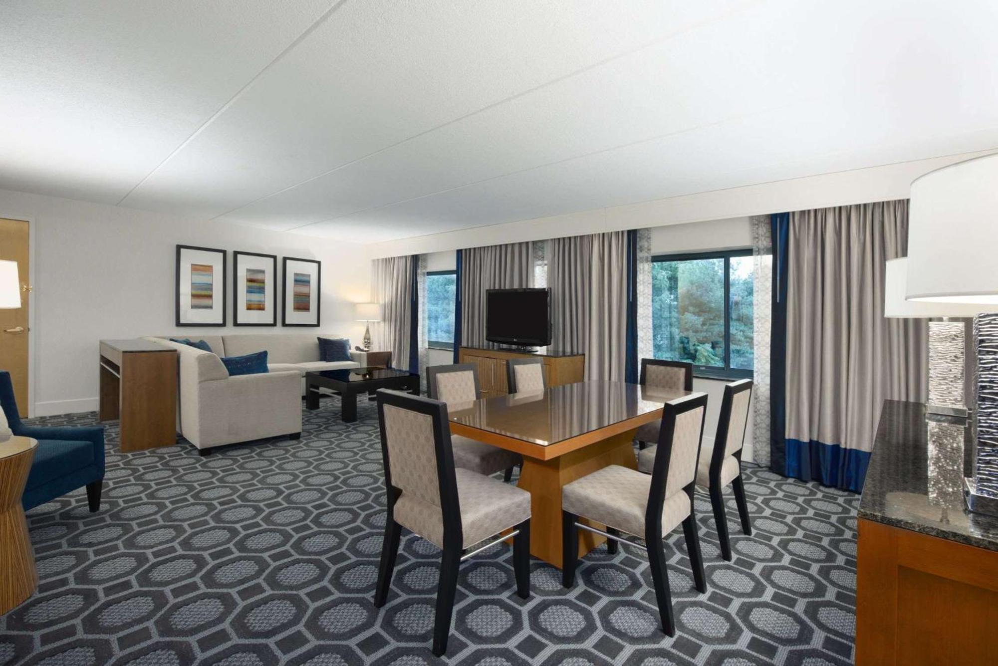 Hilton Long Island/Huntington Hotel Melville Exterior foto